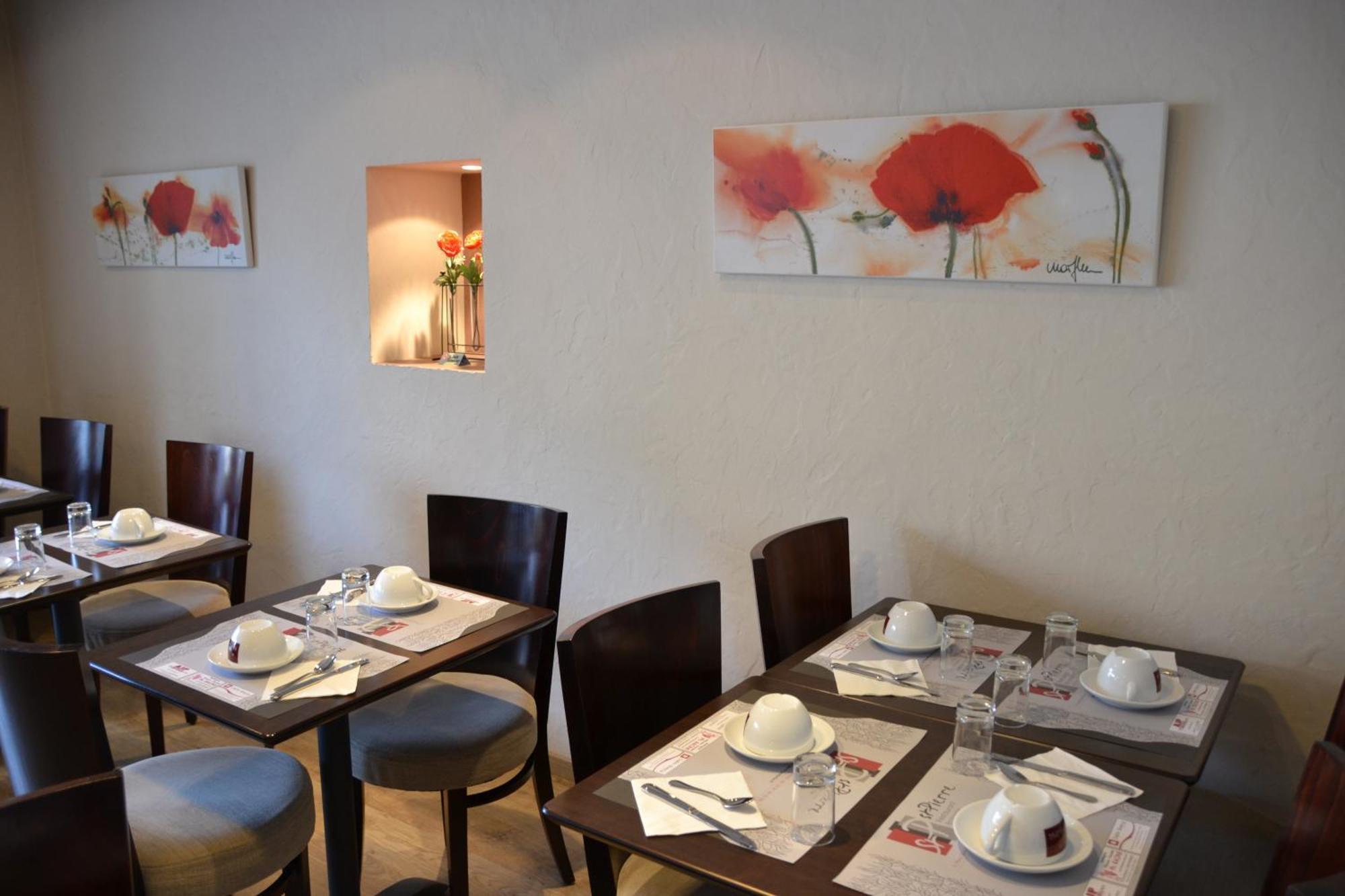 Hotel Saint-Pierre Pontarlier Buitenkant foto