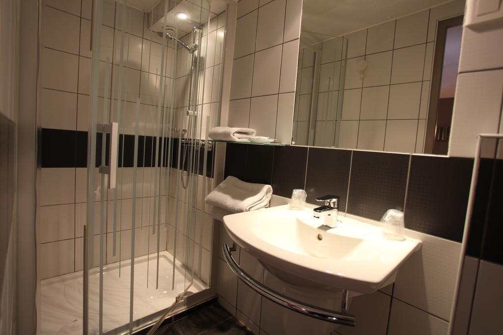 Hotel Saint-Pierre Pontarlier Buitenkant foto